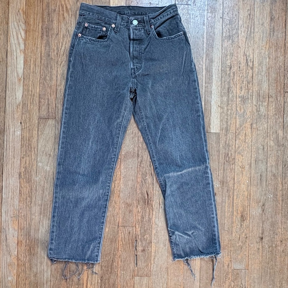 Levi's Women's 501 Jeans ~ Faded Black with Cropped Raw Hem ~ Waist Sz 26